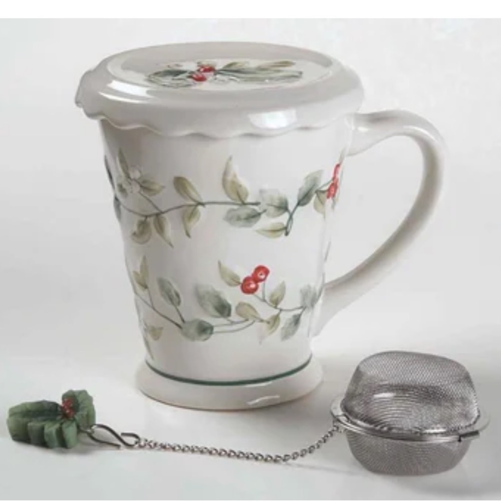 Pfaltzgraff Winterberry Covered Mug with Infuser